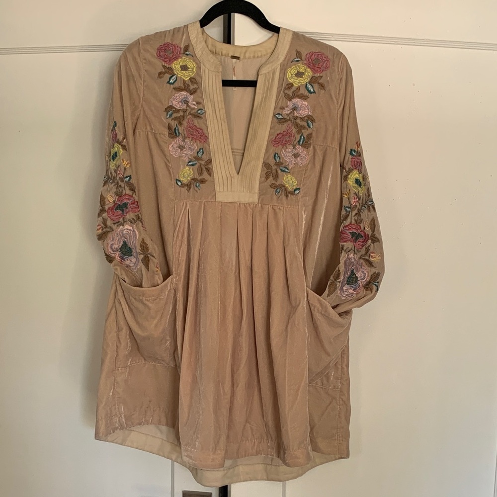 Free People-Embroidered Floral pale pink dress/tunic.